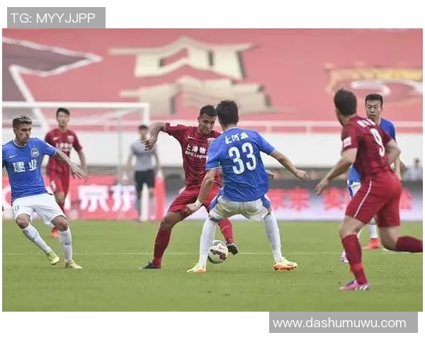 上港与河南建业激战正酣比分悬念引人关注赛事精彩纷呈